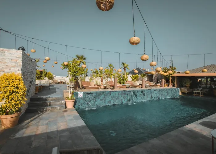 555 Hotel Clubbing Adults Only